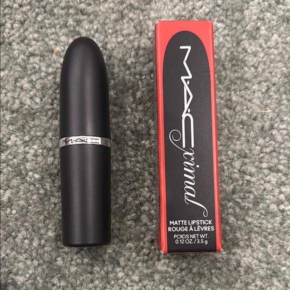 675 MAC Lipstick Overstatement Matte - Picture 2 of 3